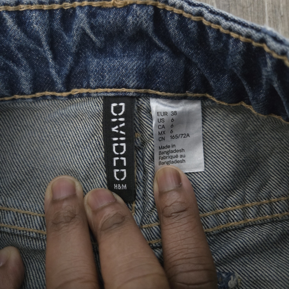 H&M Divided Blue Denim Women's 6 Straight Leg Jeans - Picture 3 of 7